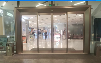 感应门除了门扇玻璃、门框主要由以下配件组成